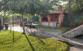Summer Panorama Retreat - Yard, Barbeque, Up To 7